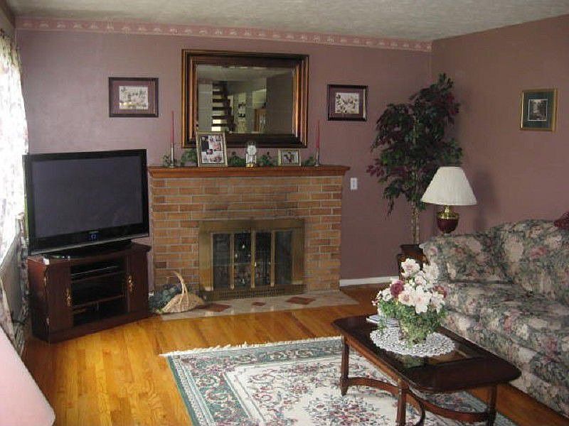 2nd image of 1219 S Skipworth Rd