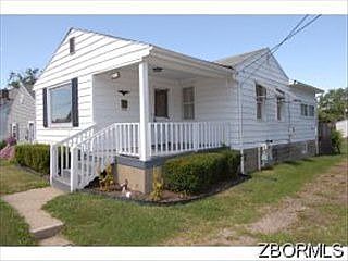 5th image of 523 Winton Ave
