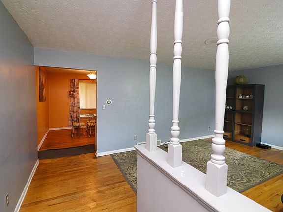 4th image of 1842 Northcliff Dr