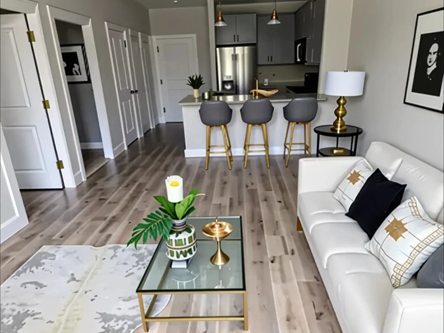 1 bed, 725 sqft, $2,450 — Photo 3
