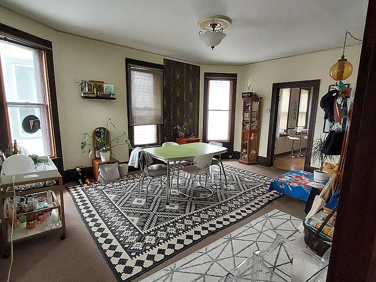 2461 N Oakland Ave — Photo 4