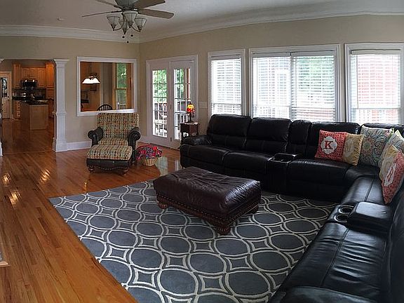 3rd image of 2950 Bayberry Ln NW