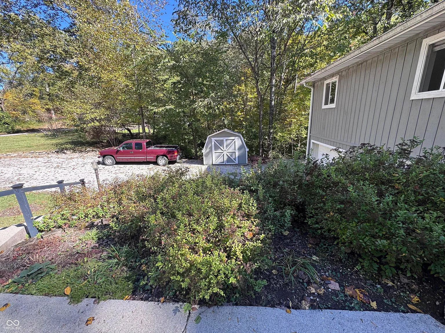 3440 N Russell Rd photo 1
