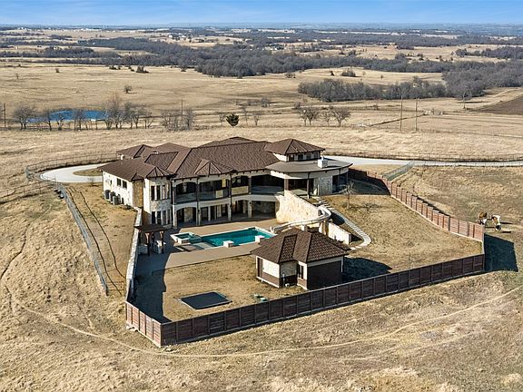 4th image of 353 County Road 2510