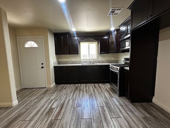 4th image of 163 E 67th St #163