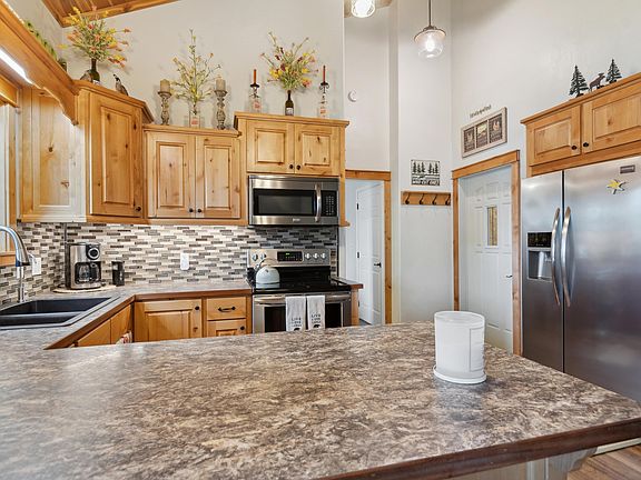 4th image of 872 Island Lake Dr