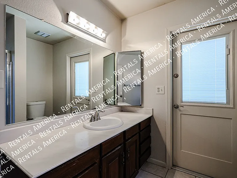2466 W Onza Ave — Photo 23