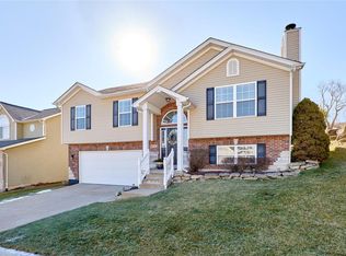 418 Winter Lake Cir, Fenton, MO 63026
