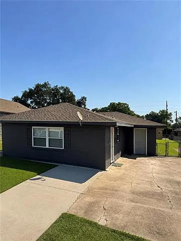 1021 West Dr