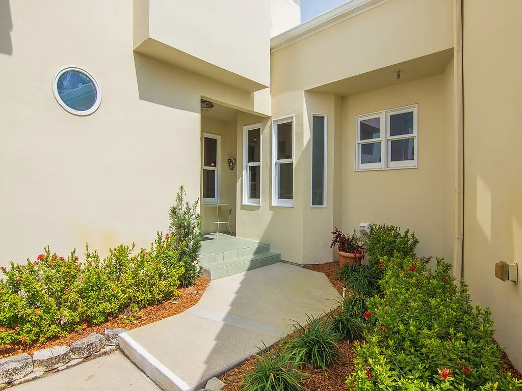 3 bed, 3.5 bath, 2579 sqft, $12,000 — Photo 4