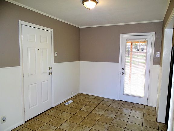 4th image of 1003 Henrietta Dr