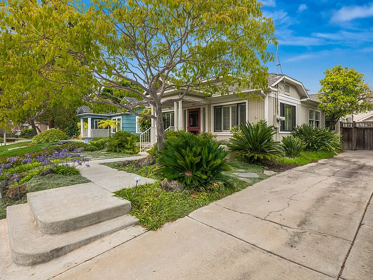 3925 Hawk St — Photo 4