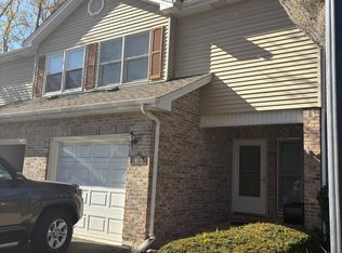 408 S Wenbriar Sq, Addison, IL 60101