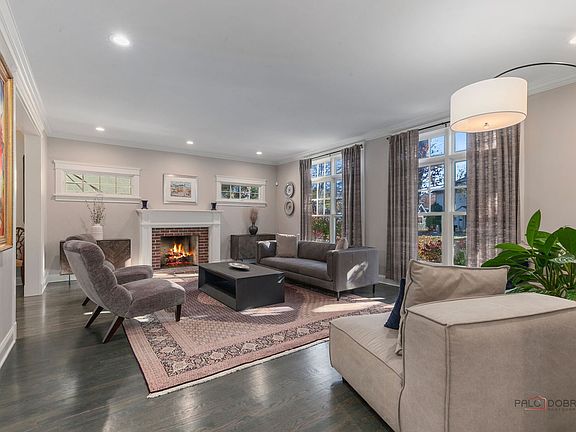 5th image of 216 E Sheridan Pl