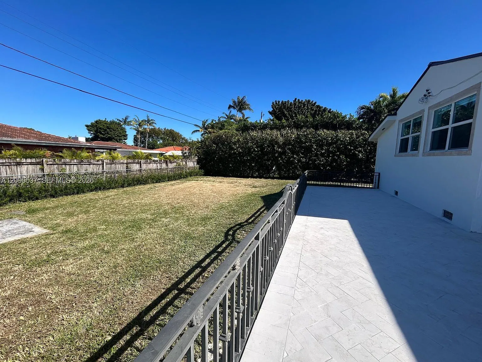 3 bed, 2.5 bath, $6,500 — Photo 2