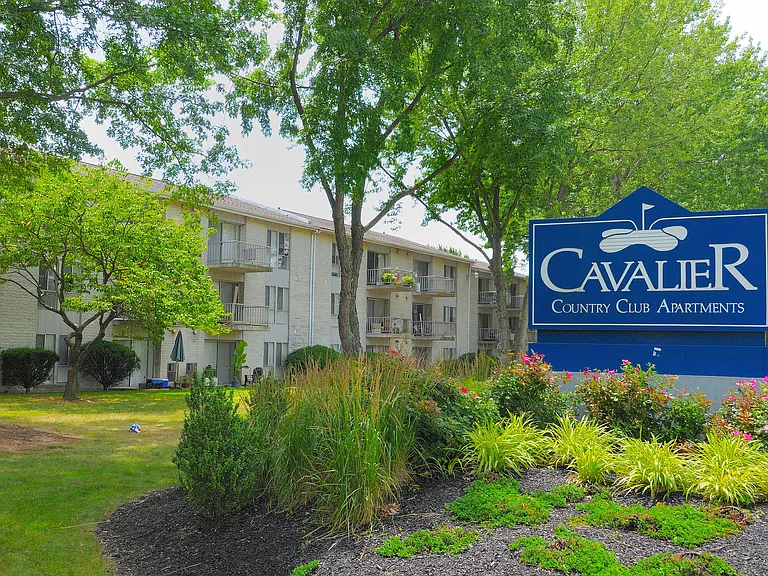 Cavalier Country Club Apartments — Photo 18