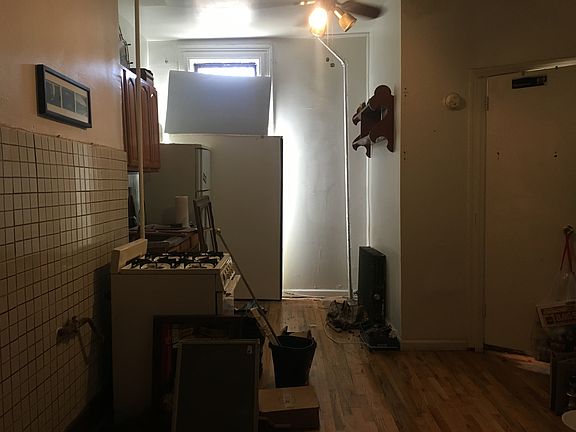 3rd image of 114 Walton St #3LR