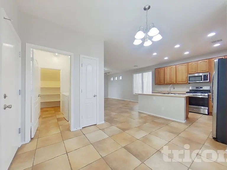 2546 W Sat Nam Way — Photo 4
