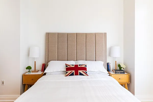 Sold by Compass | media 1