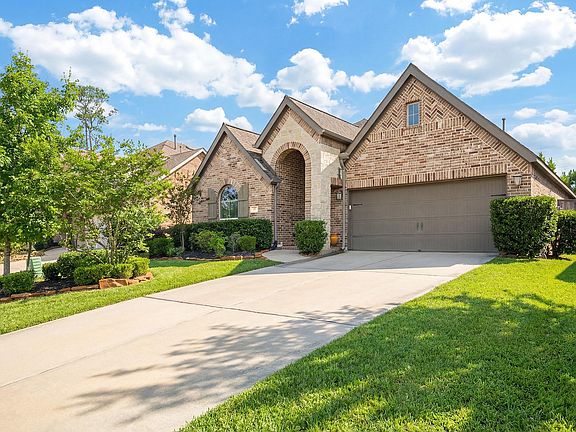 2nd image of 209 Trillium Park Loop