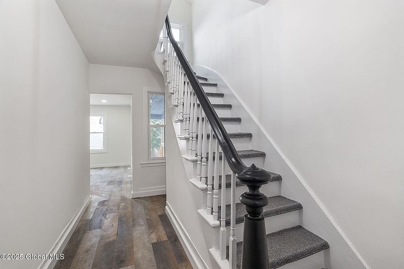 5th image of 1318 3rd Avenue