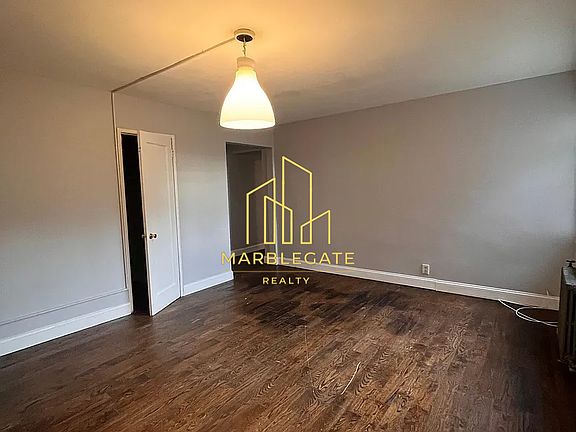 5th image of 60 Crawford St #88