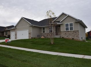 1063 Prescott Ln, Marion, IA 52302