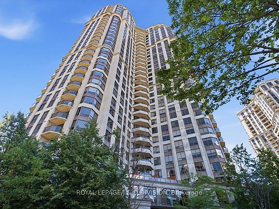 3rd image of 80 Harrison Garden Blvd #828