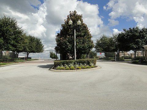 3rd image of 895 Princeton Dr