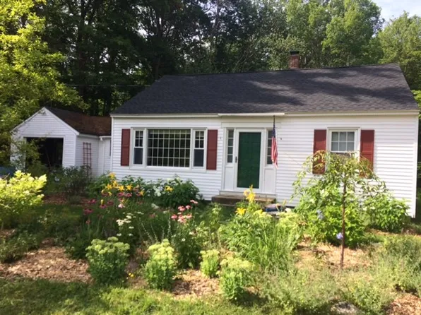 494 N Main St, Wolfeboro, NH 03894