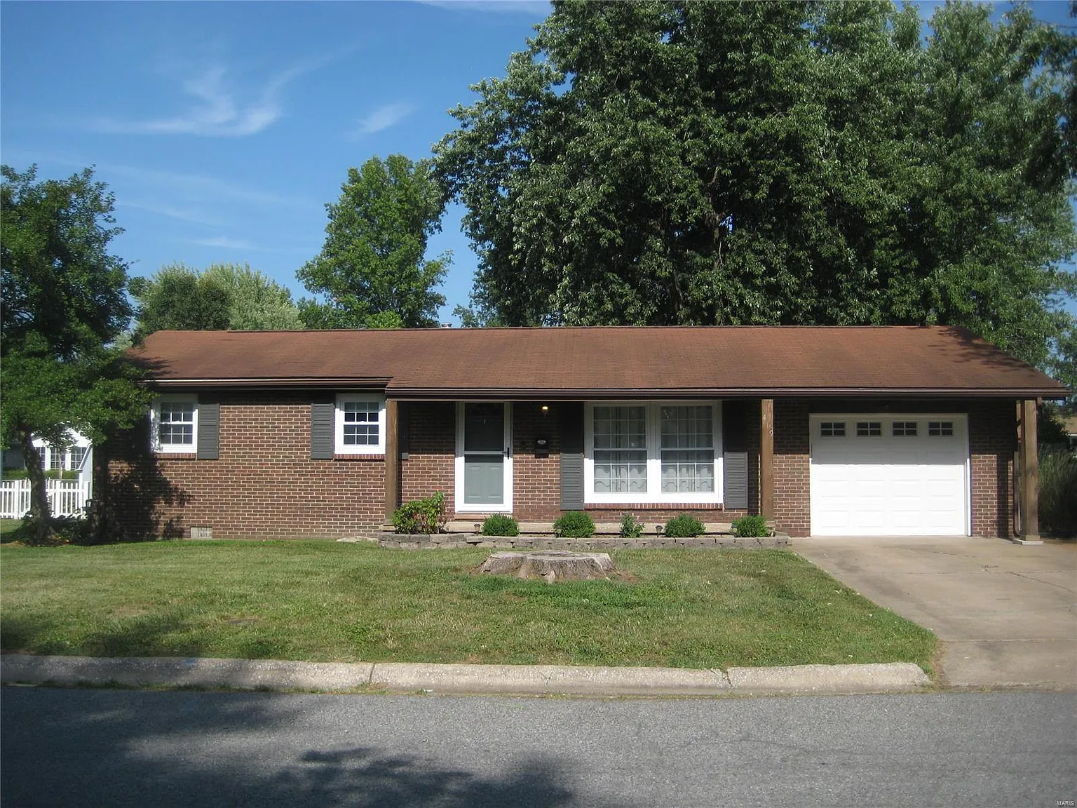 419 Vermont St photo 1