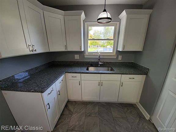 4th image of 2111 Council Ave