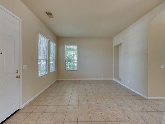 5th image of 2959 Swift Ave