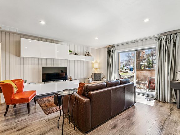 5th image of 925 N 9th St APT 20