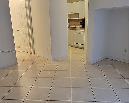 4th image of 4912 Spinnaker Dr #5001