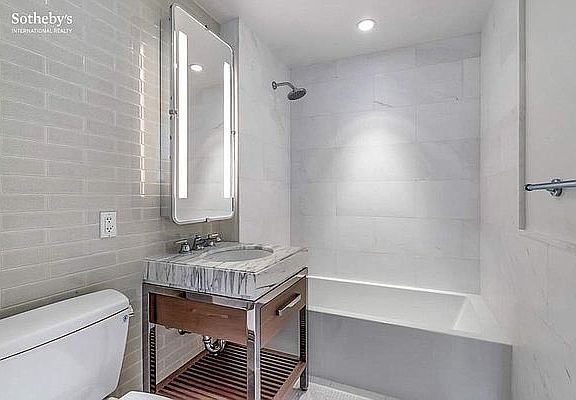 5th image of 389 E 89th St APT 17E