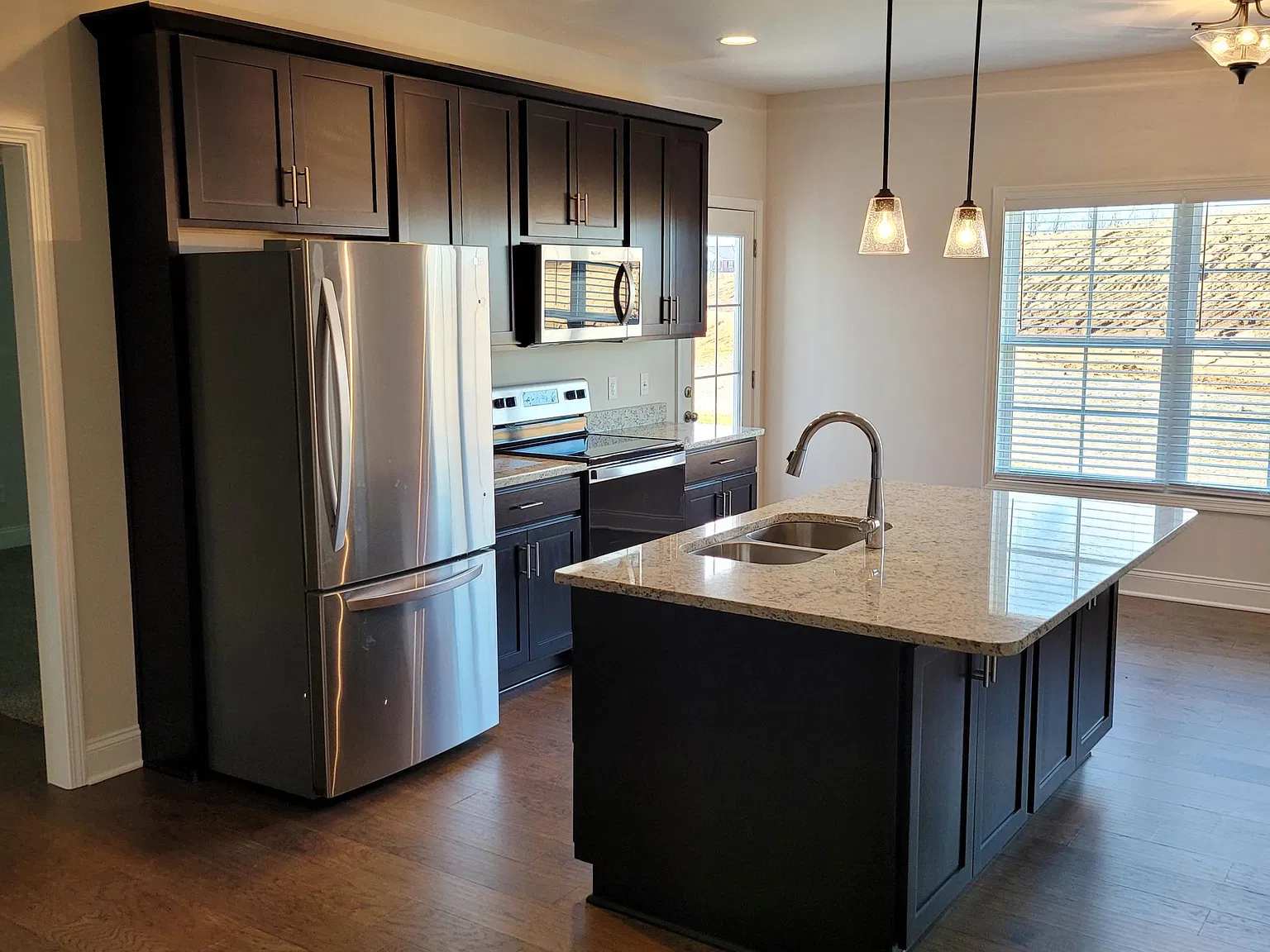 4 bed, 1528 sqft, $2,150 — Photo 3
