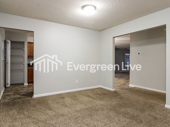 4th image of 486 Fox Trot Dr