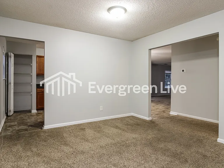 486 Fox Trot Dr — Photo 4