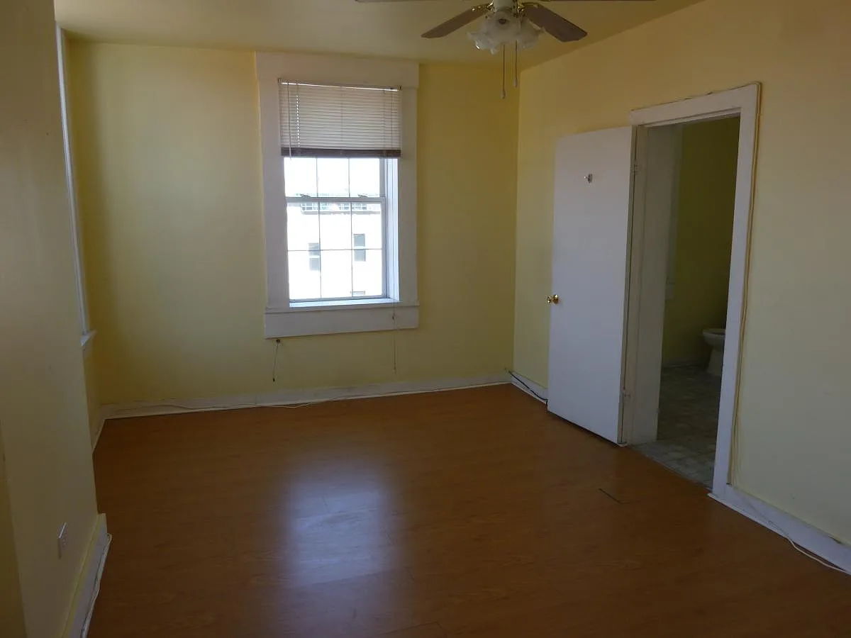 2 bed, $1,300 — Photo 2