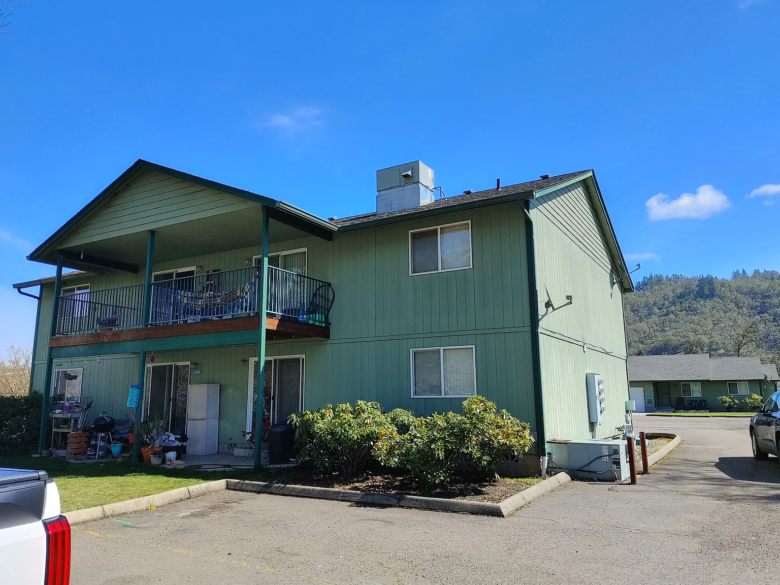NE Stephens — Photo 2