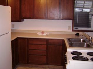 418 2nd St NE APT E, Minot, ND 58703