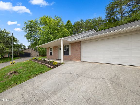 3rd image of 7545 Lyle Bend Ln