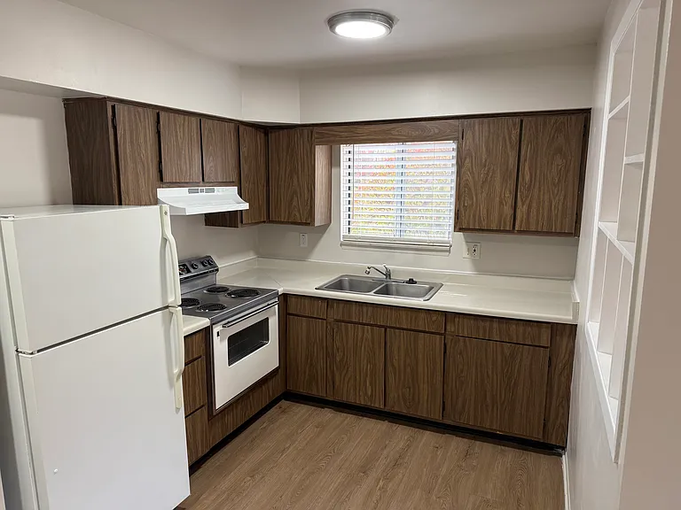 120 Manitou Ln #7 — Photo 3