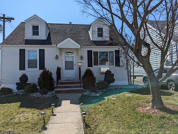 2nd image of 21 Delawanna Ave
