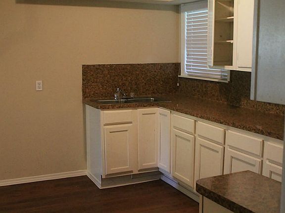  Kitchen sink