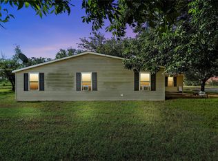 1025 Wyatt Ln, Mc Gregor, TX 76657