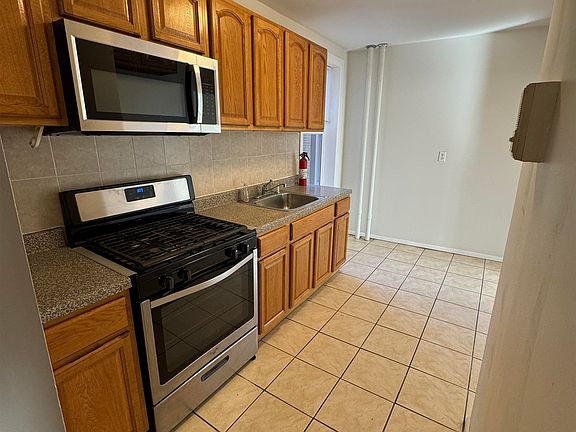 3rd image of 157-159 W 48th St #304