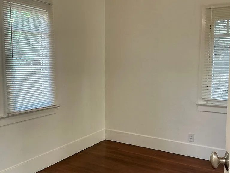 233 E La Veta 492 S — Photo 18