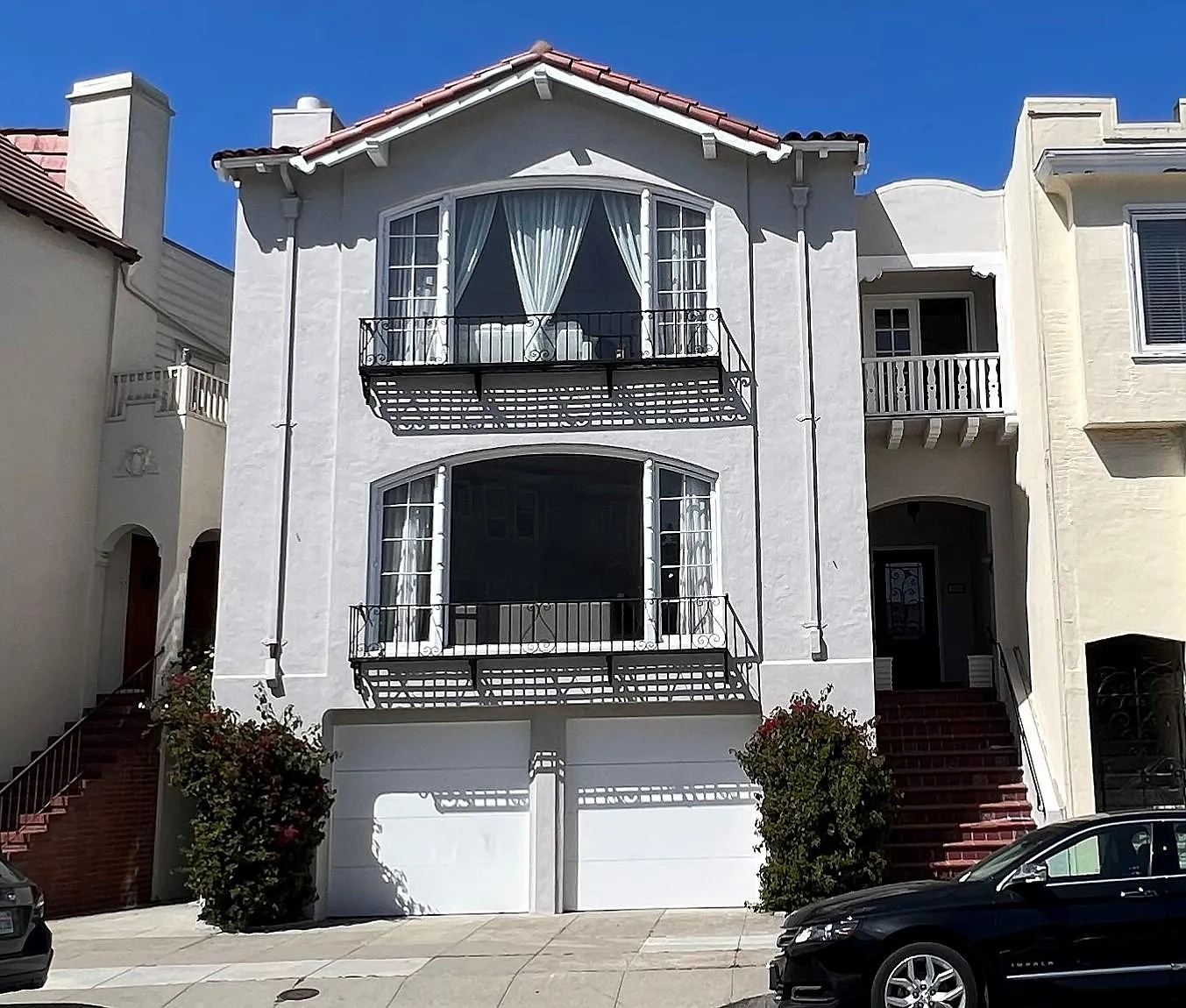 1790 Beach St photo 1